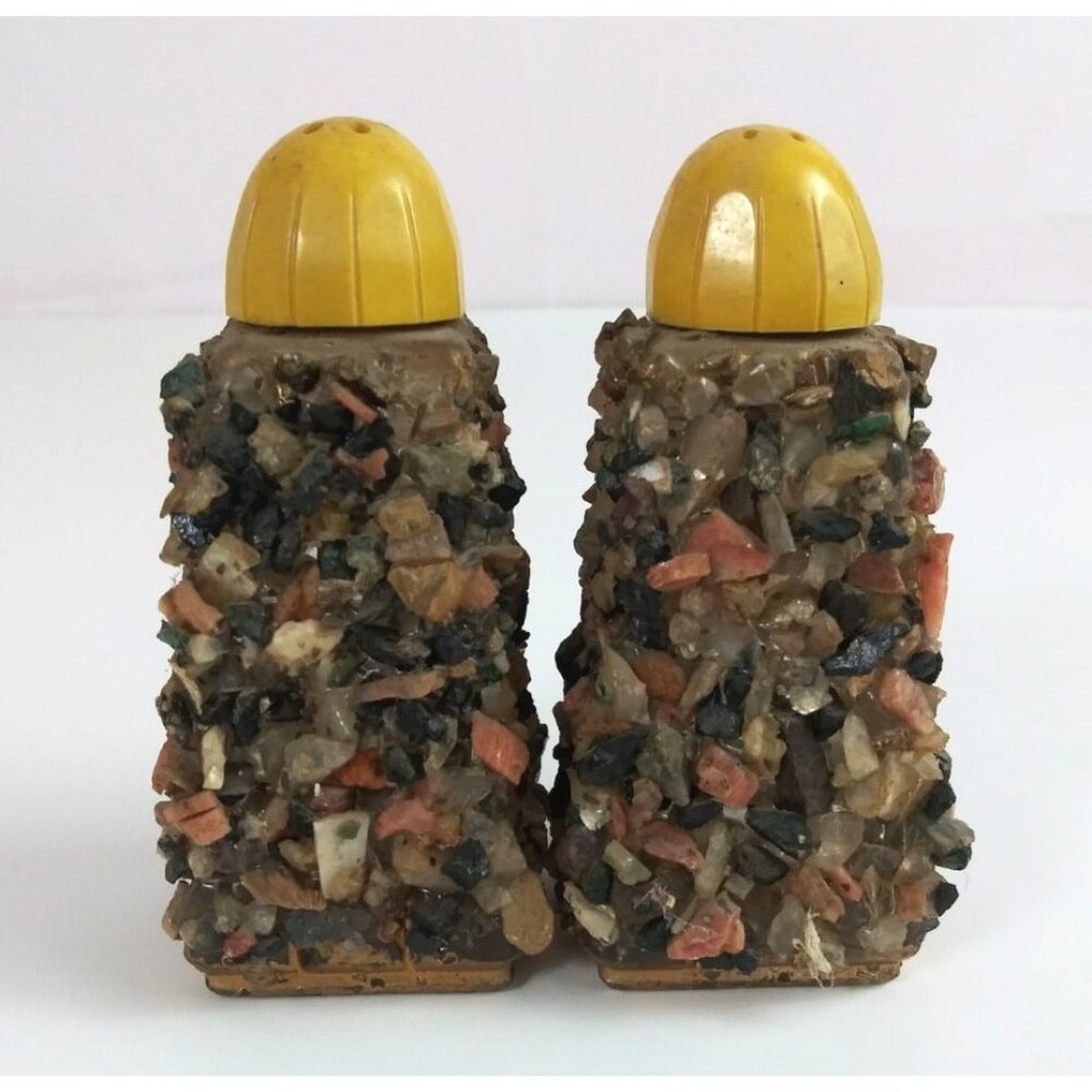 Vintage Rock Art Black Hills SD South Dakota Glass 3.5" Salt & Pepper Shakers